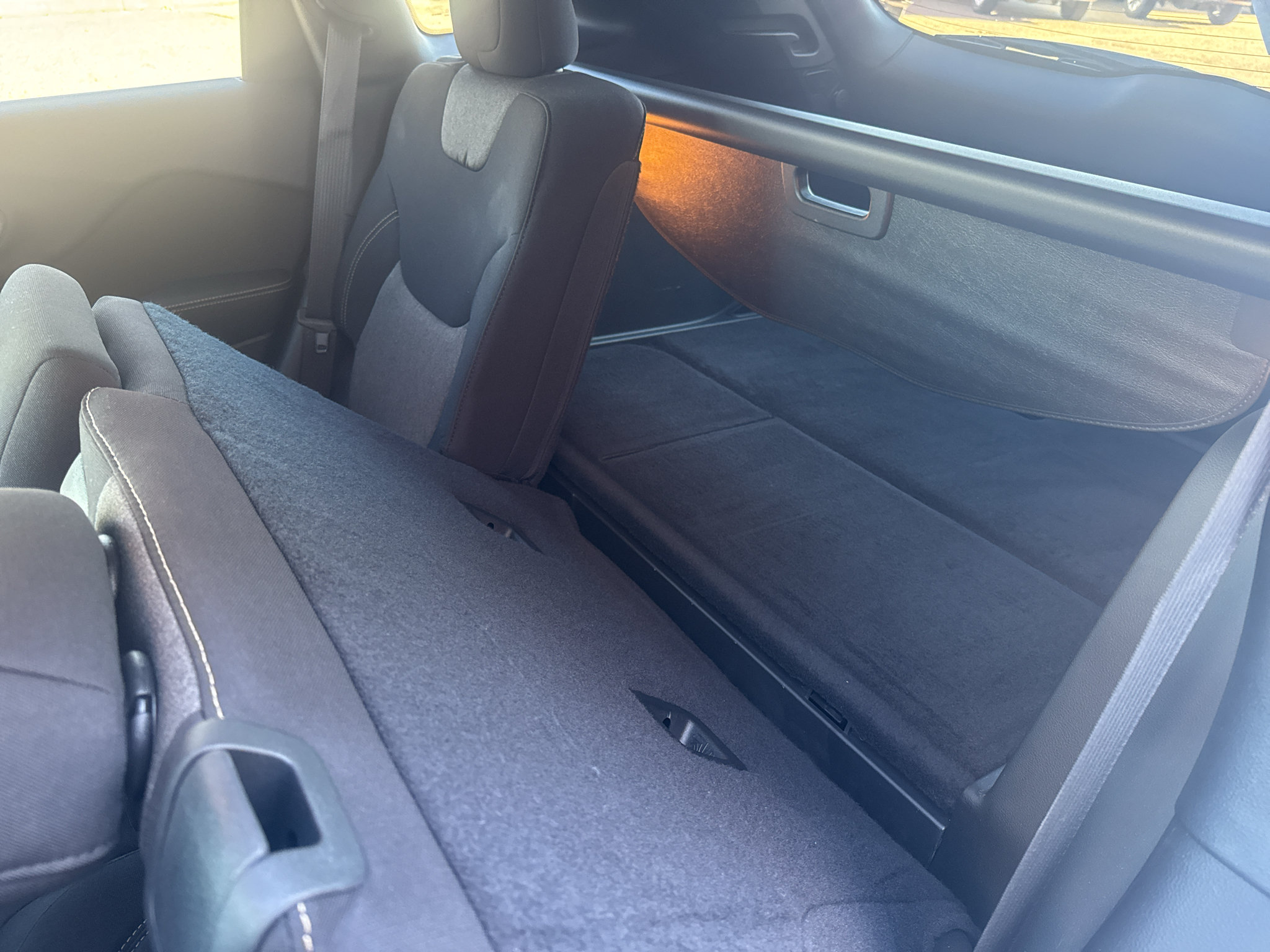 Used 2018 Jeep Cherokee Latitude w/ Safety Group AWD/4WD image 31