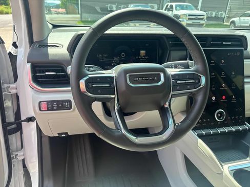 Used 2026 GMC Terrain Denali AWD/4WD image 12