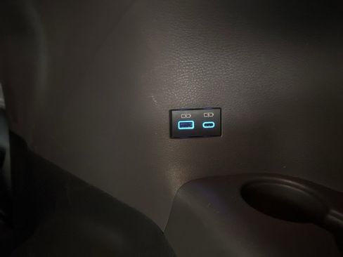 Used 2022 Toyota Sienna XSE image 29