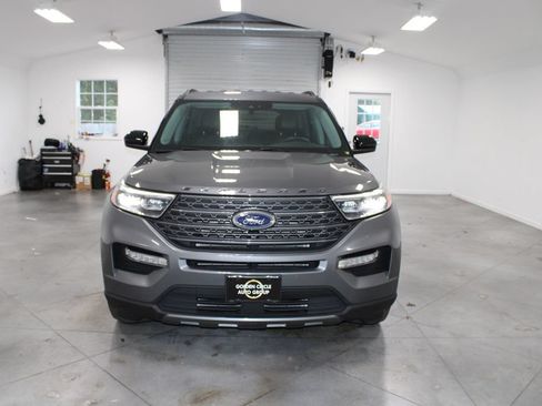 Used 2023 Ford Explorer XLT w/ Equipment Group 202A AWD/4WD image 3