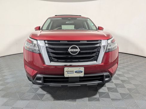 Used 2022 Nissan Pathfinder SV w/ SV Premium Package AWD/4WD image 3