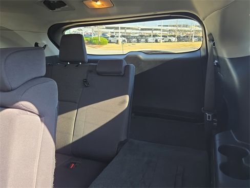 Used 2024 Toyota Highlander LE image 40