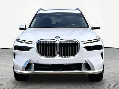 Used 2023 BMW X7 xDrive40i w/ Executive Package AWD/4WD image 3