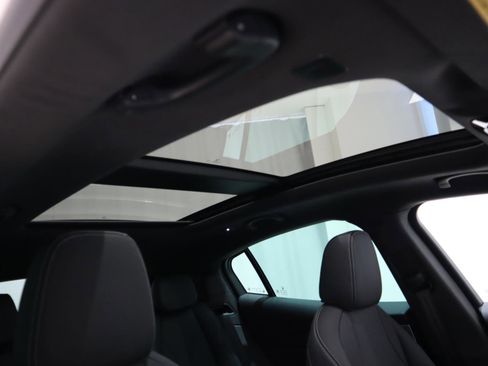 New 2025 Maserati Grecale GT image 18