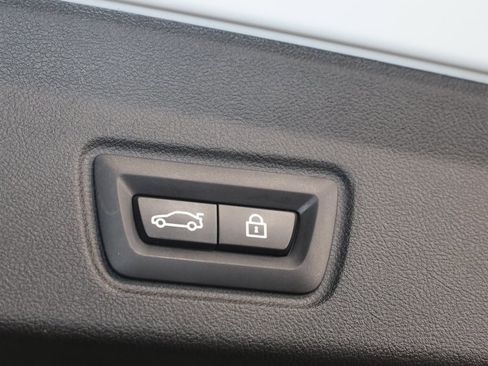 Used 2022 BMW i4 eDrive40 w/ M Sport Package image 59