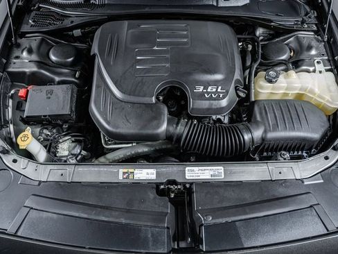 Used 2015 Dodge Challenger SXT image 20