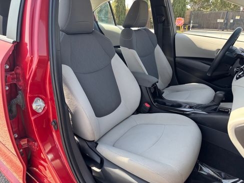 Used 2021 Toyota Corolla LE image 20