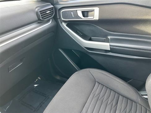 Used 2020 Ford Explorer XLT w/ Comfort Package image 29