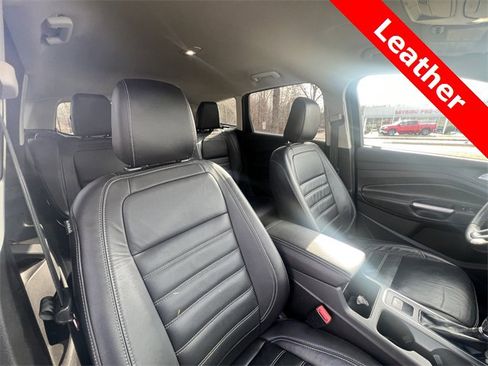Used 2018 Ford Escape Titanium image 9