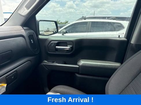 Used 2022 Chevrolet Silverado 1500 Custom w/ LPO, Dark Essentials Package RWD image 9