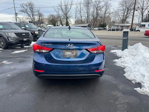 Used 2015 Hyundai Elantra SE image 4