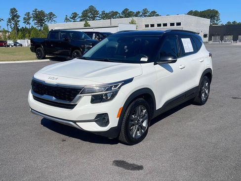Used 2022 Kia Seltos S FWD image 3