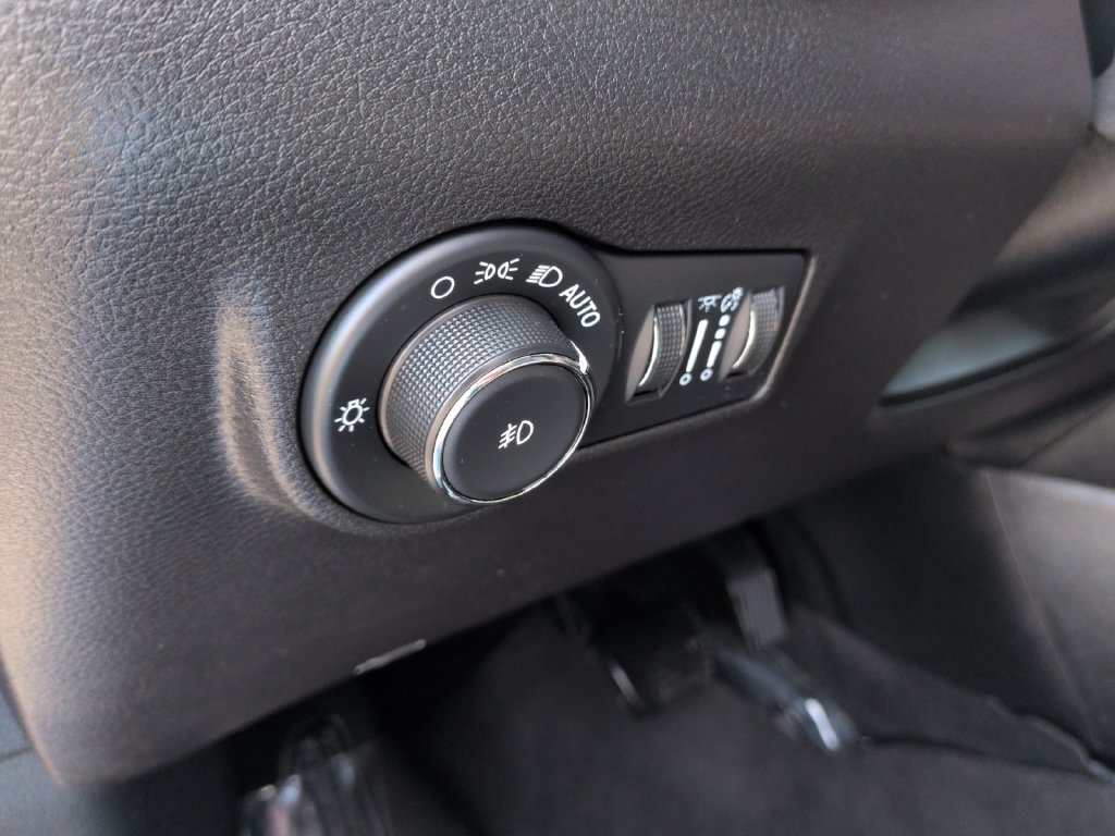 Used 2025 Jeep Compass Trailhawk AWD/4WD image 23