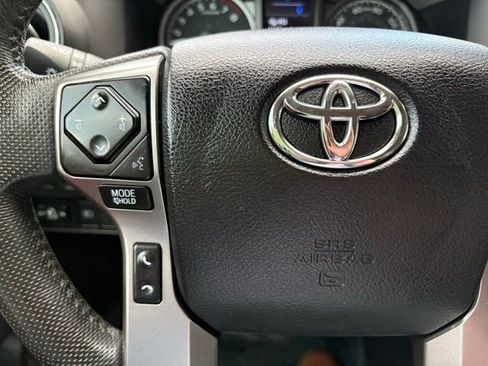 Used 2022 Toyota Tacoma SR5 RWD image 15