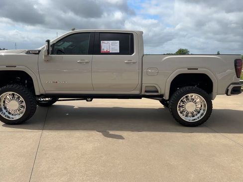 Used 2026 GMC Sierra 2500 AT4 w/ AT4 Premium Plus Package AWD/4WD image 5