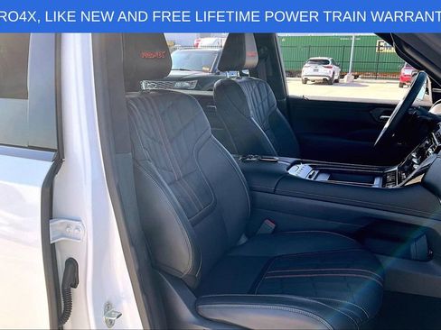 Used 2025 Nissan Armada PRO-4X image 10