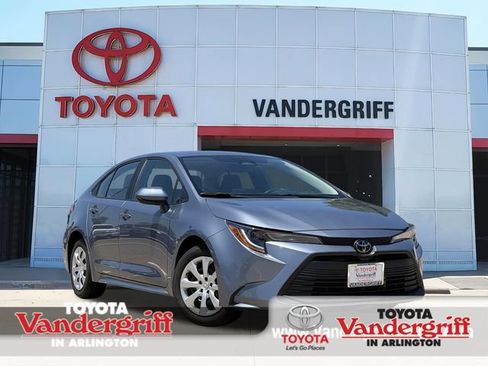 Used 2025 Toyota Corolla LE FWD image 1