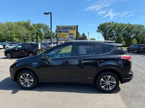 Used 2018 Toyota RAV4 XLE AWD/4WD image 8