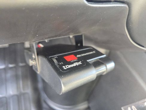 Used 2012 Chevrolet Express 3500 RWD image 18