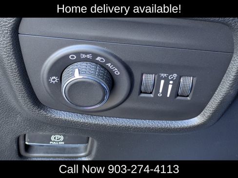Used 2025 Jeep Grand Cherokee Altitude image 29