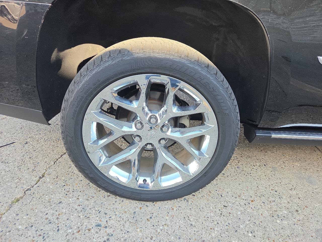 Used 2018 Cadillac Escalade Platinum AWD/4WD image 16