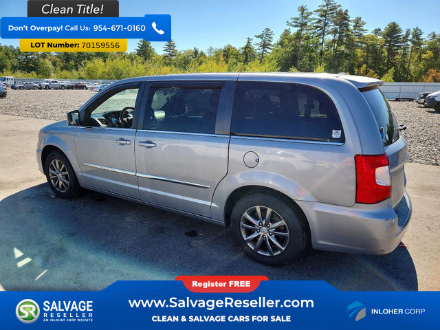 Used 2014 Chrysler Town & Country S FWD image 3