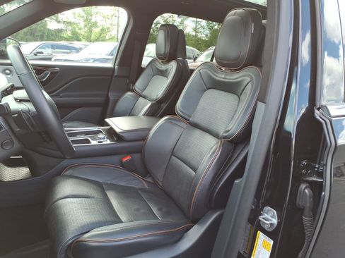 Used 2025 Lincoln Aviator Black Label w/ Jet Appearance Package AWD/4WD image 12