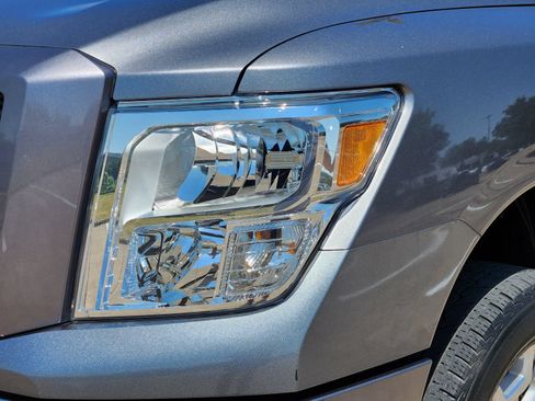 Used 2023 Nissan Titan SV w/ SV Convenience Package AWD/4WD image 10