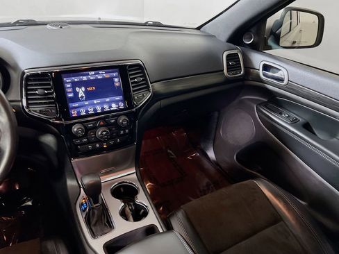 Used 2019 Jeep Grand Cherokee Altitude AWD/4WD image 20