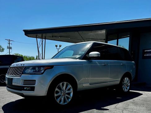 Used 2014 Land Rover Range Rover HSE image 3