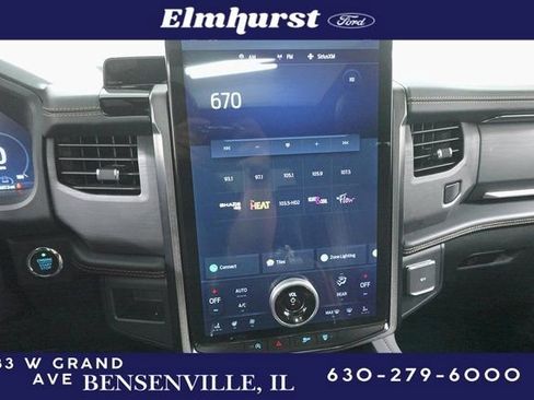 Used 2024 Ford Expedition Platinum image 17