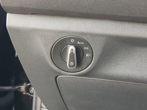 Certified 2023 Volkswagen Jetta SE w/ Panoramic Sunroof Package image 26