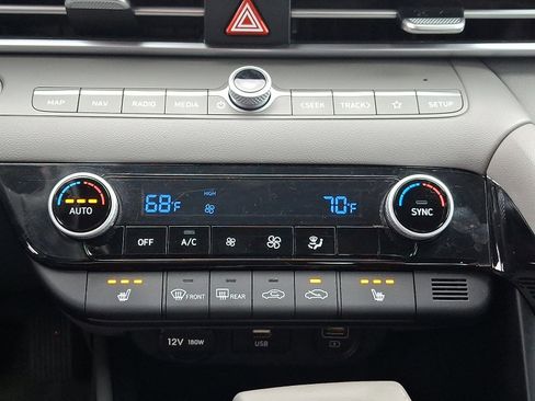 Certified 2023 Hyundai Elantra SEL w/ Convenience Package image 15