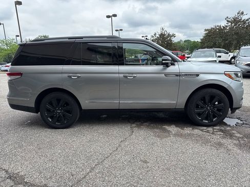 Used 2024 Lincoln Navigator Black Label AWD/4WD image 13