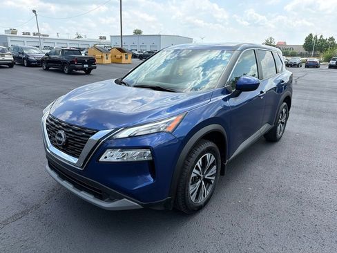 Used 2023 Nissan Rogue SV FWD image 3