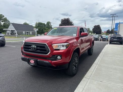 Used 2022 Toyota Tacoma SR5 AWD/4WD image 6