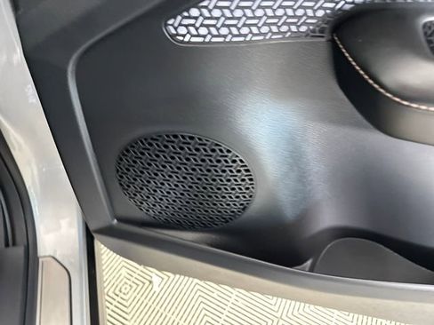 Used 2023 Nissan Ariya AWD image 29