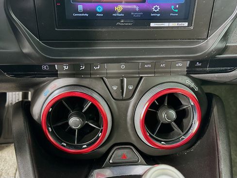 Used 2022 Chevrolet Camaro LT image 21