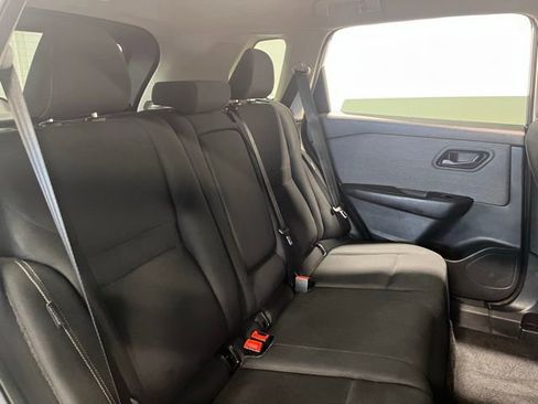 Used 2023 Nissan Rogue S image 14