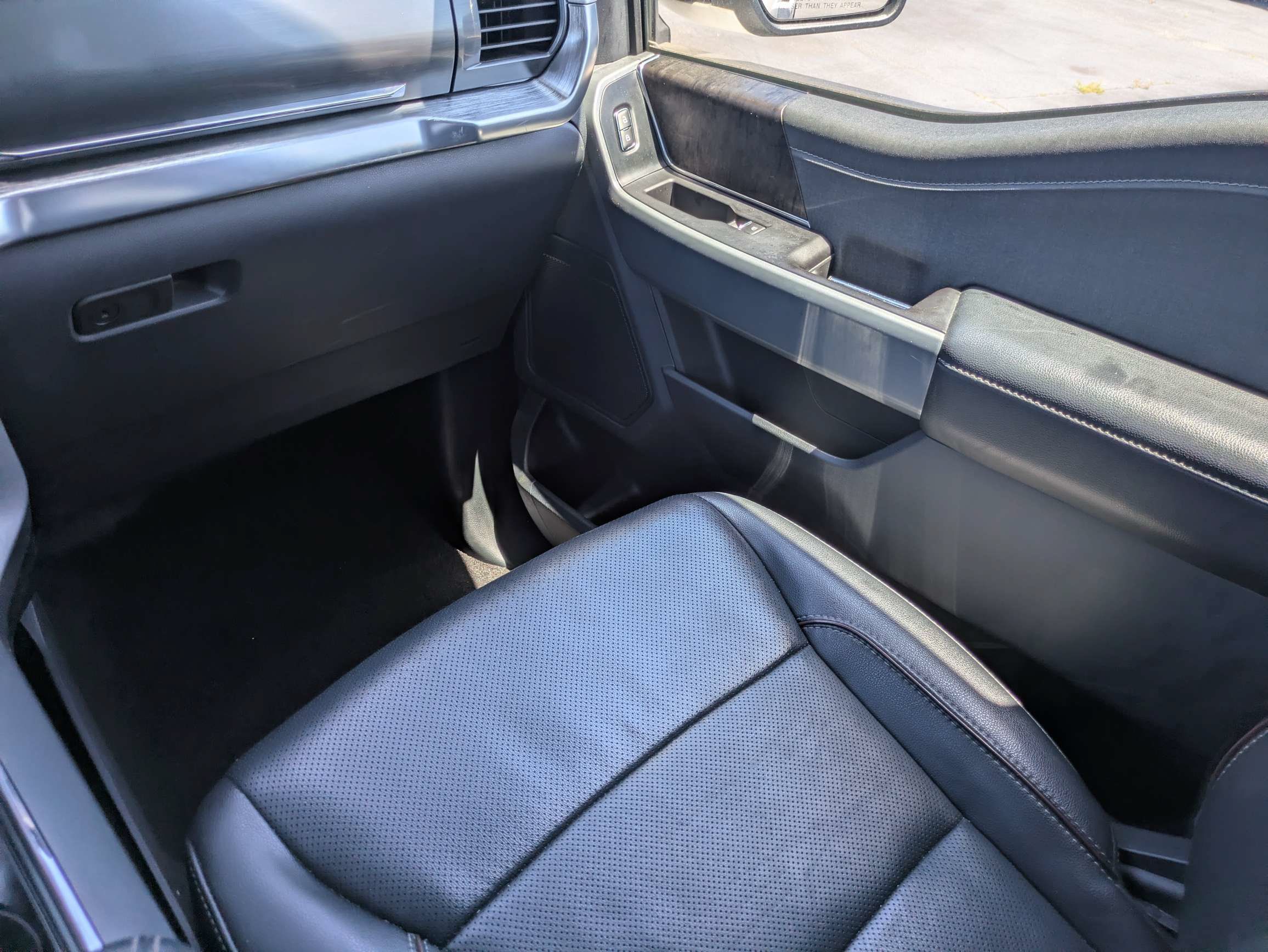 Used 2022 Ford F150 Lariat RWD image 9