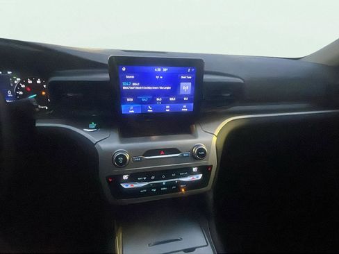 Certified 2021 Ford Explorer XLT image 13