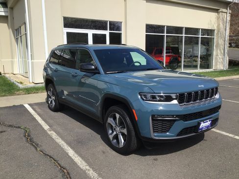 New 2026 Jeep Grand Cherokee L Limited AWD/4WD image 1