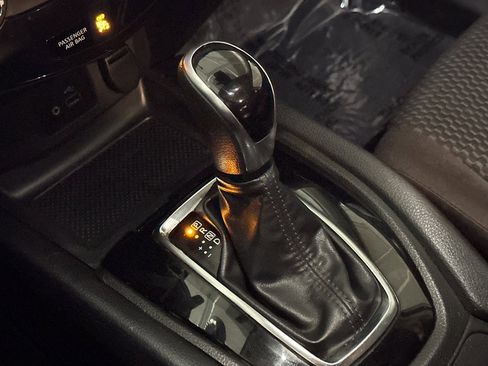 Used 2021 Nissan Rogue Sport S image 21