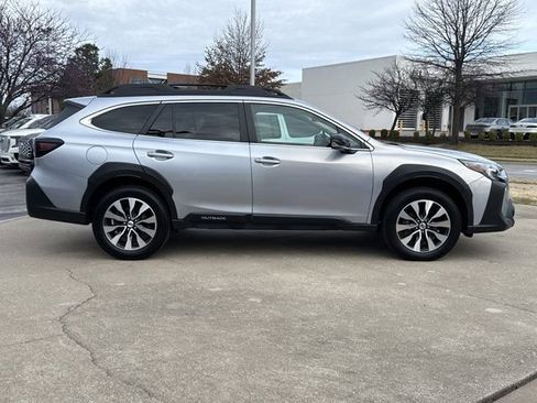 Used 2024 Subaru Outback Limited XT image 2