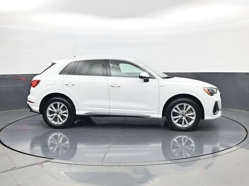 Used 2021 Audi Q3 2.0T Premium w/ Convenience Package AWD/4WD image 4