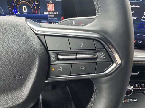 Used 2025 Chevrolet Suburban Premier image 21