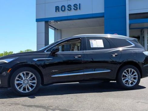 Used 2023 Buick Enclave Avenir w/ Avenir Technology Package AWD/4WD image 12