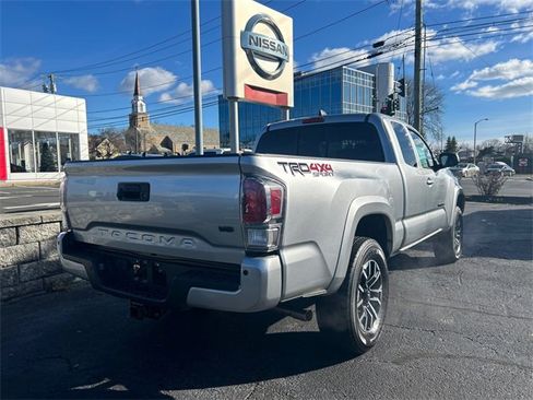 Used 2023 Toyota Tacoma TRD Sport image 2