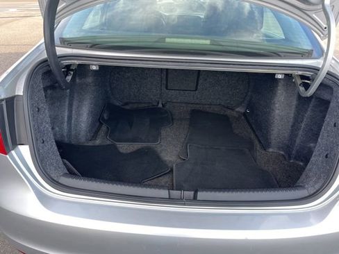 Used 2011 Volkswagen Jetta SEL image 38