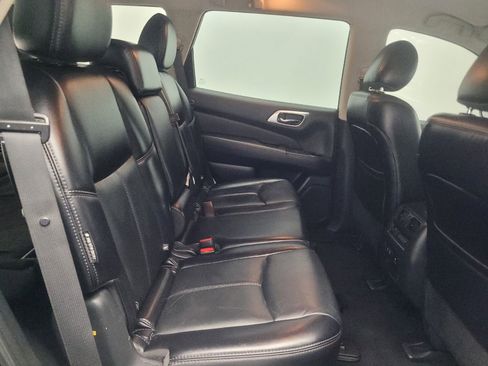 Used 2020 Nissan Pathfinder SL FWD image 19